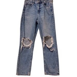 American Eagle Stigid High Waist Mom Jeans Size 6 Distressed Knee Trendy Jeans